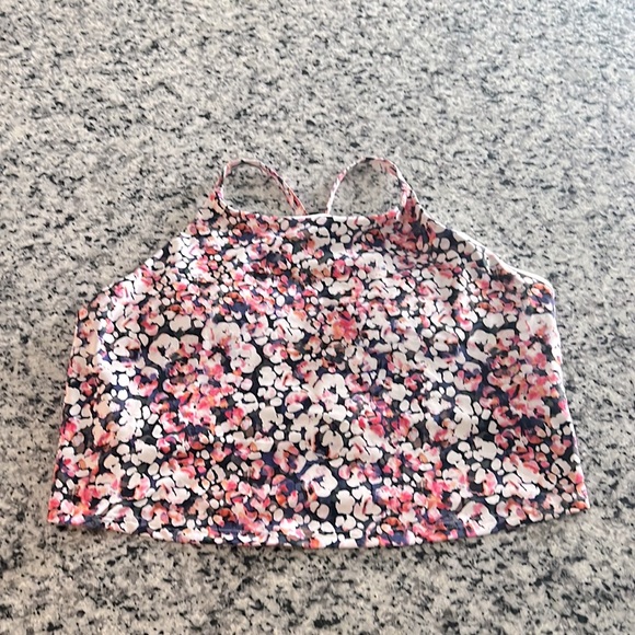 Old Navy Active Crop Top with Built in Bra - Picture 2 of 2